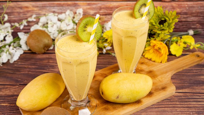 How to make a kiwi quencher from tropical smoothie